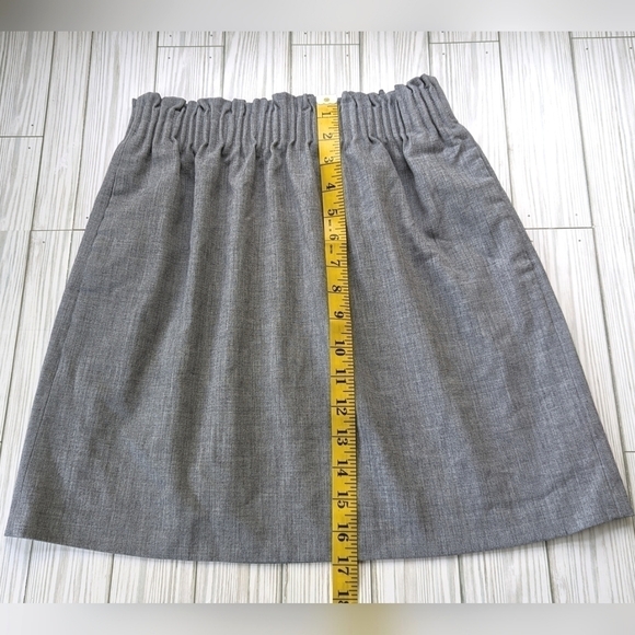 J. Crew Mercantile Sidewalk Ruched Waist Mini Skirt in Stone Gray Size 0 - Picture 9 of 12